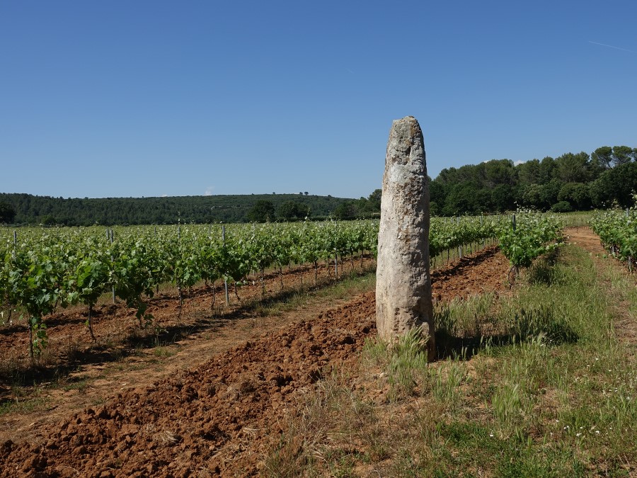 menhir cabasse pierre plantee