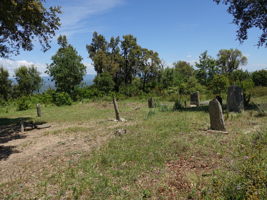 menhirs des terriers les arcs sur argens