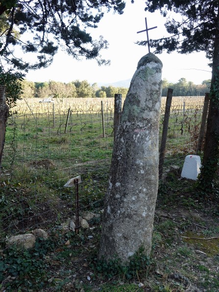 menhir petignon roquebrune sur argens