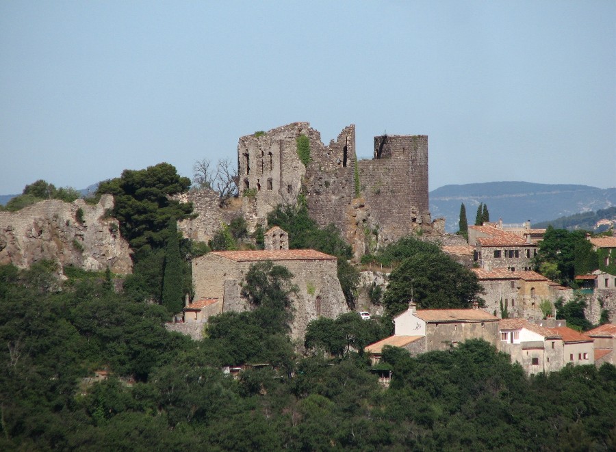 Evenos, glise et chteau