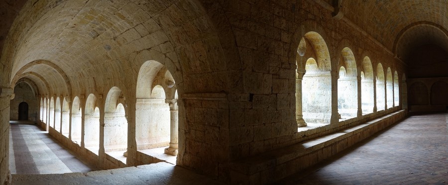 cloitre abbaye thoronet