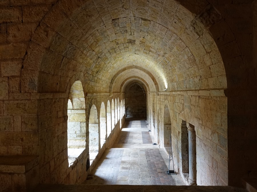 galerie cloitre abbaye thoronet