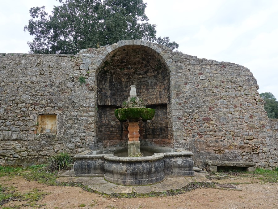 abbaye thoronet fontaine