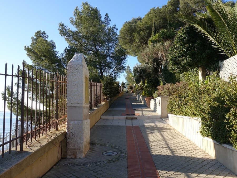sanary chemin de croix oratoires chapelle notre dame de pitié