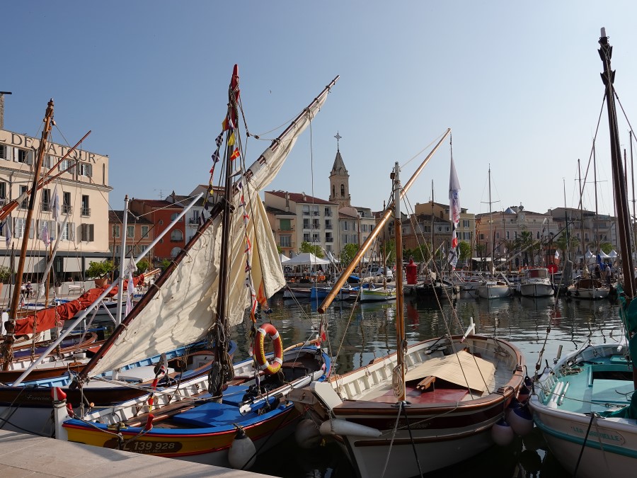 sanary port pointu embarcation peche