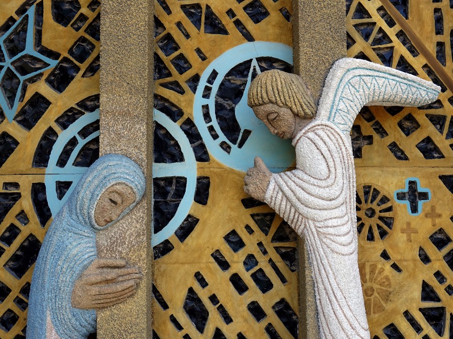 facade detail notre dame de consolation hyeres