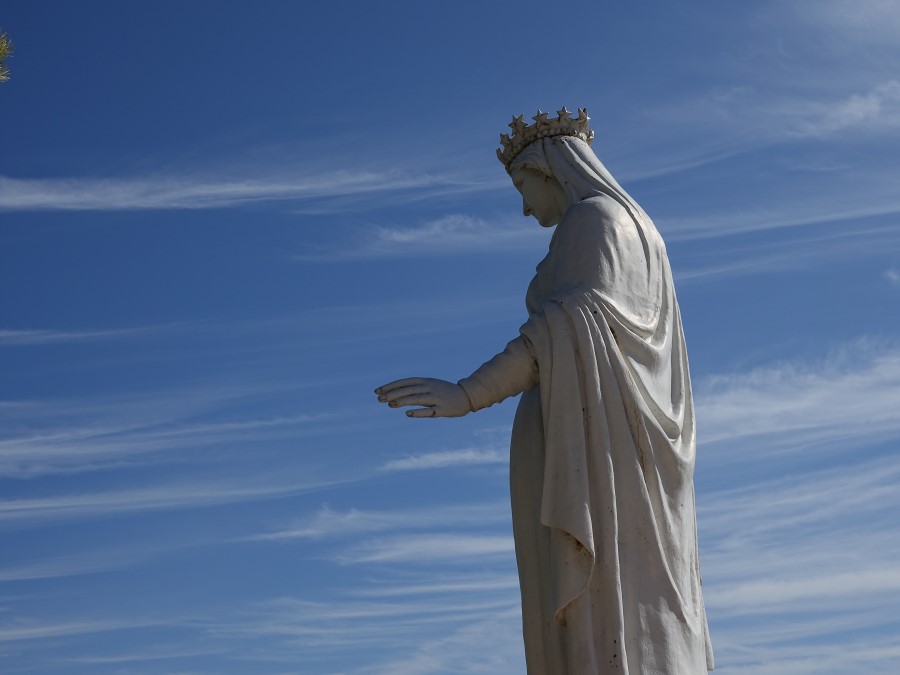 statue notre dame de consolation hyeres