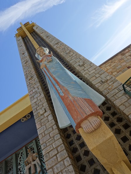 facade notre dame de consolation hyeres