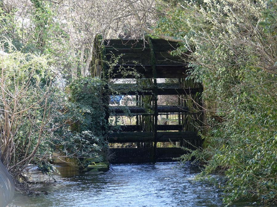isle sorgue roue aubes moulin