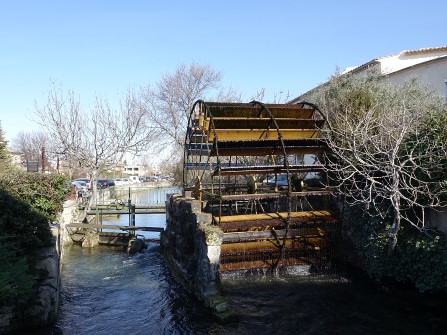isle sorgue roue aubes moulin