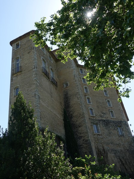 var chateau entrecasteaux