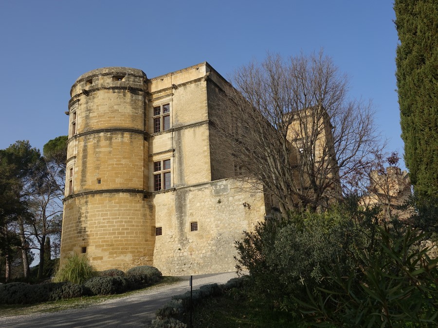chateau de lourmarin