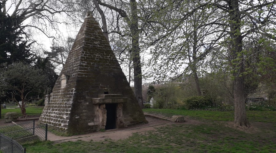 pyramide parc monceau fabrique paris