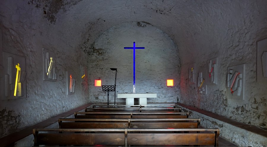 chapelle st clement la garde frenet croix couleur mario di teana