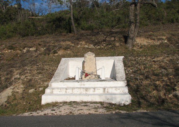 SM Le Bihan monument Rocbaron